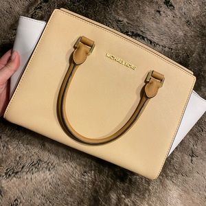 Michael Kors Selma Medium Satchel